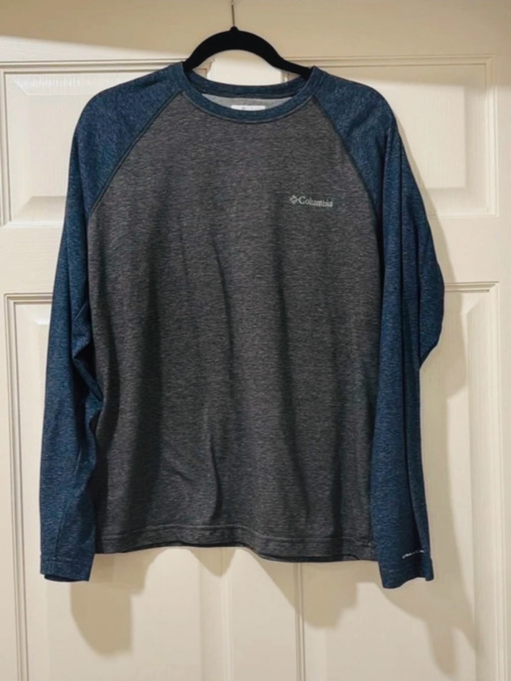 Columbia Men's Heather Gray Body with Blue Raglan Long-Sleeve Performance Tee